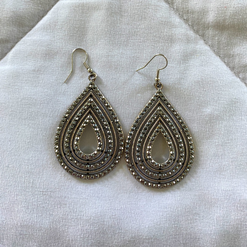 PAPARAZZI Charcoal/Silver Earrings